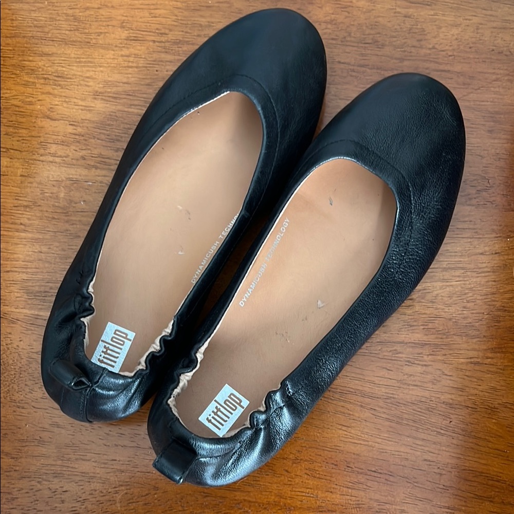 FitFlop Women's Black Ballet Flats
